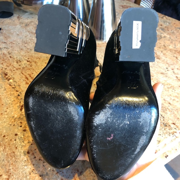 Like New AUTHENTIC LOUIS VUITTON ‘Monumenta’ Velvet Boots MA0137 €950 - Picture 8 of 11